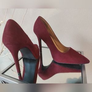 3 pairs of size 7 heels EUC